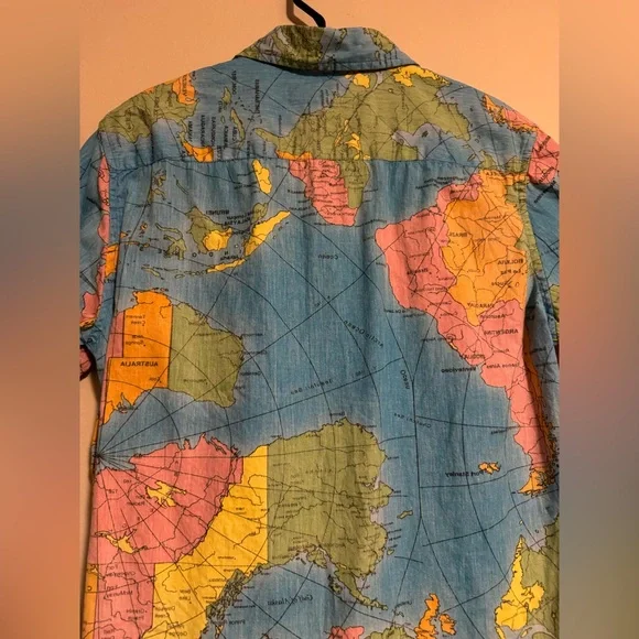 EUC 21 MEN Blue Map of the World AOP Button Down size small - Picture 6 of 8